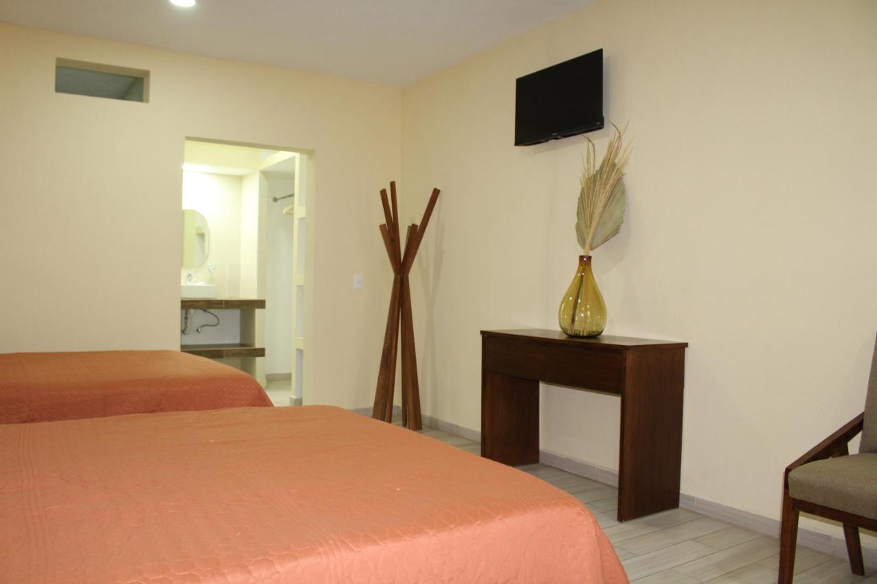 Hotel Casa Peregrina Тапальпа Экстерьер фото