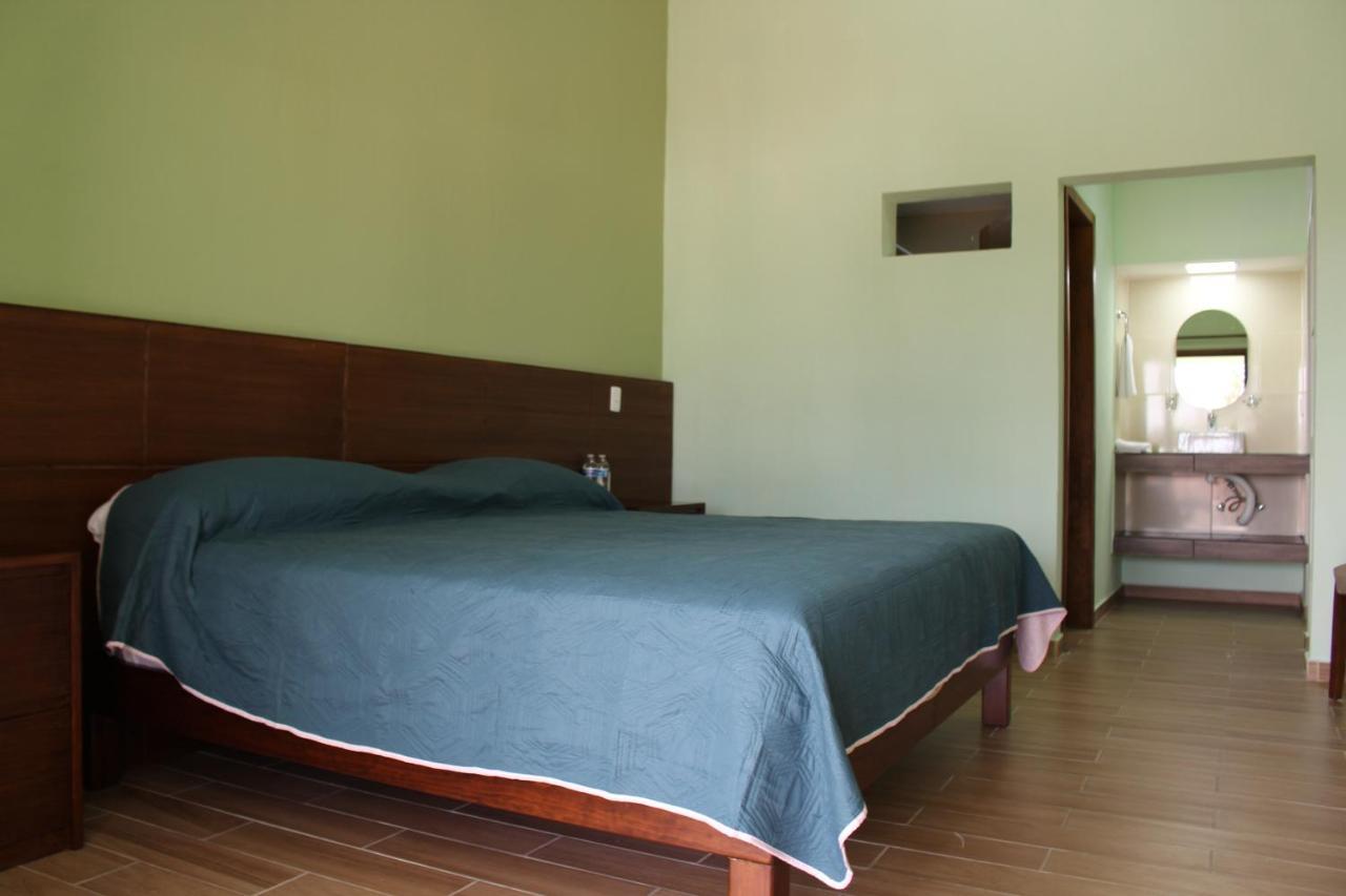 Hotel Casa Peregrina Тапальпа Экстерьер фото