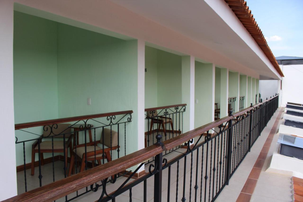 Hotel Casa Peregrina Тапальпа Экстерьер фото