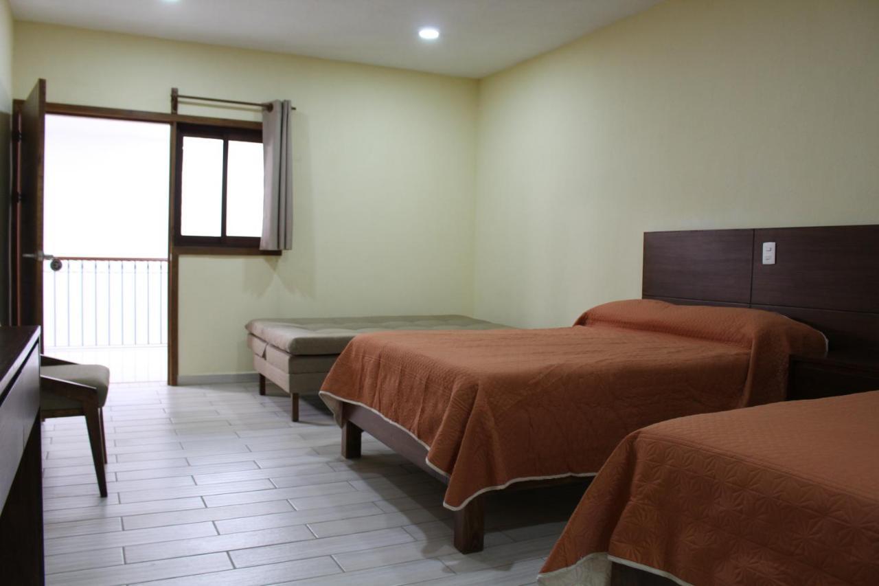 Hotel Casa Peregrina Тапальпа Экстерьер фото